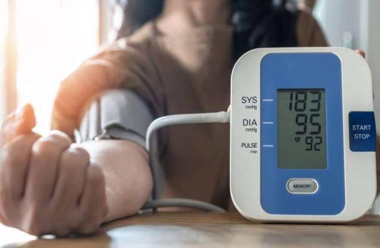 देश में हर 5वां व्यक्ति हाई BP का शिकार, AIIMS डॉक्टर बोले- सिर्फ 2 पॉइंट कम होने से टल सकता है हार्ट अटैक