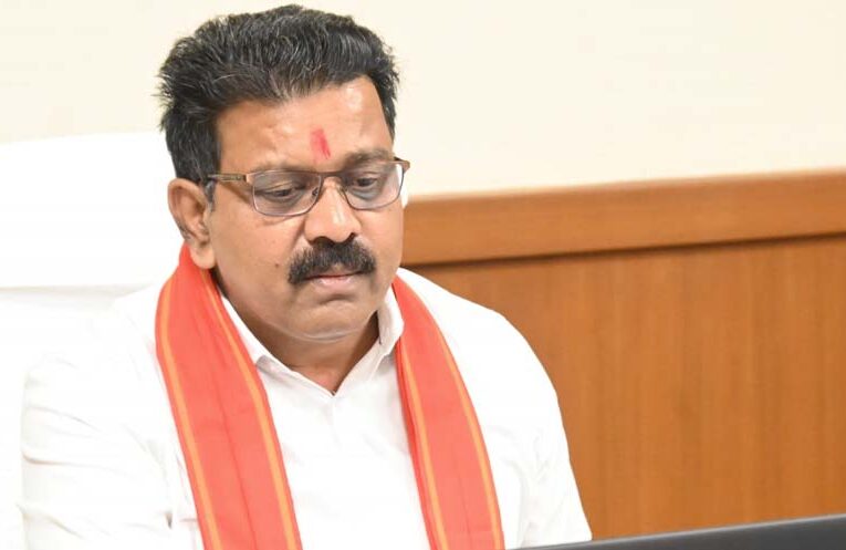 रायपुर : उप मुख्यमंत्री विजय शर्मा ने की सुशासन तिहार की तैयारियों की समीक्षा