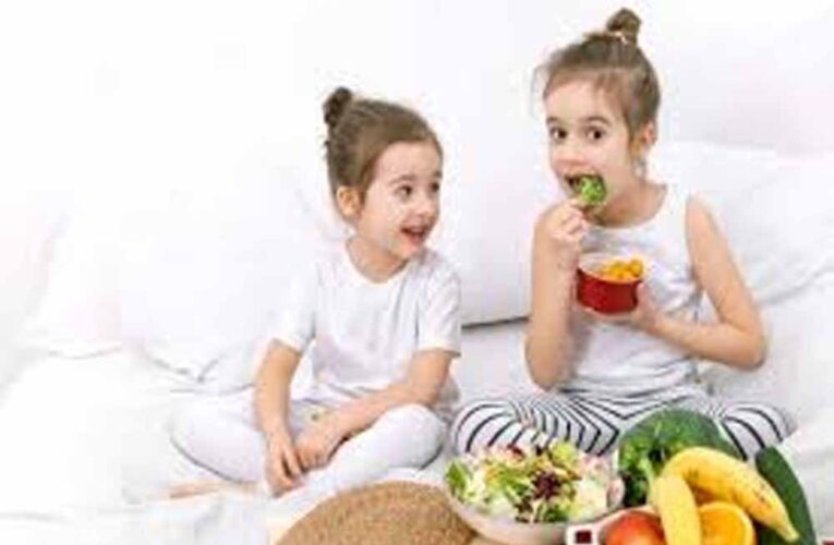 गर्मी में बच्चों की सेहत का ख्याल: डाइट में शामिल करें ये ठंडक देने वाले फूड्स
