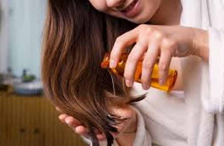 क्या सच में तेल लगाने से बढ़ते हैं बाल? जानें डर्मेटोलॉजिस्ट की राय