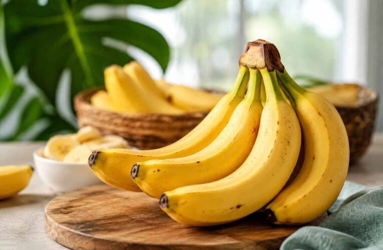 केले को जल्दी खराब होने से कैसे बचाएं? अपनाएं ये आसान घरेलू स्टोरेज टिप्स