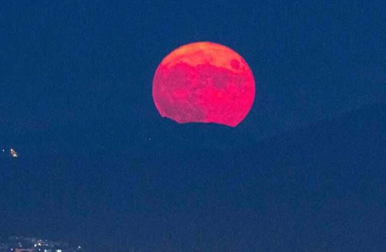 आज आसमान में ‘ब्लू मून’ का जादू! चूक गए तो सालों इंतजार