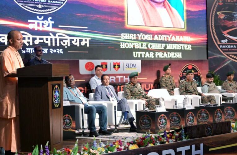 मुख्यमंत्री ने रक्षा प्रदर्शनी का किया अवलोकन, उभरती स्वदेशी क्षमताओं को सराहा