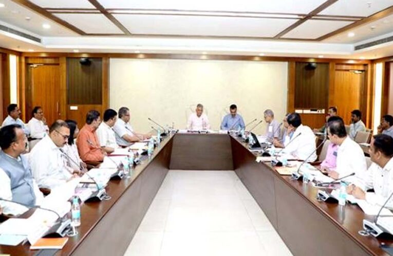 उच्च शिक्षा मंत्री परमार ने विश्वविद्यालयों में रिक्त पदों पर भर्ती प्रक्रिया की प्रगति की गहन समीक्षा की