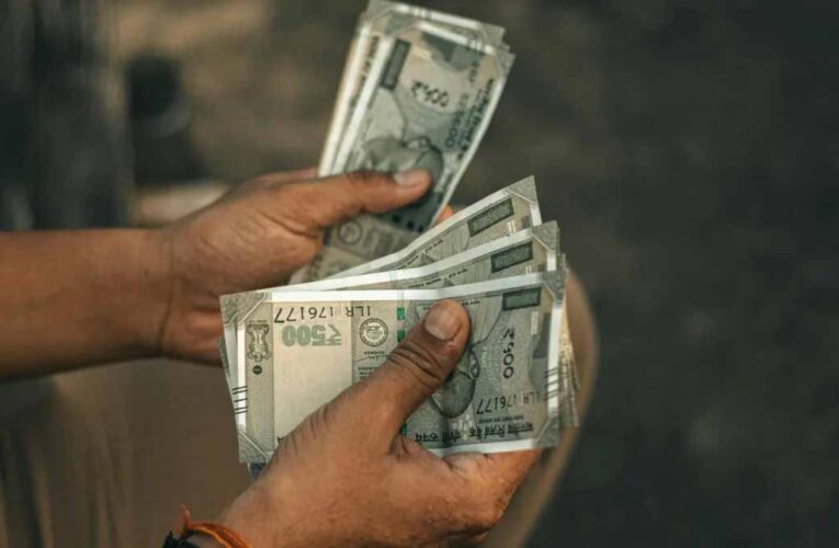 यूपी सरकार का बड़ा तोहफा: कर्मचारियों का महंगाई भत्ता बढ़कर 60% हुआ