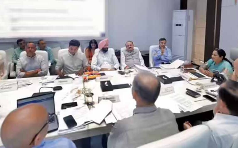 दिल्ली सरकार का बड़ा फैसला: अब ₹2.5 लाख सालाना आय वालों को भी मिलेगा राशन कार्ड