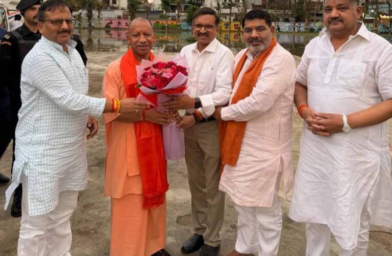 बंगाल चुनाव में प्रचंड जीत पर भाजपा नेताओं ने सीएम योगी को दी बधाई