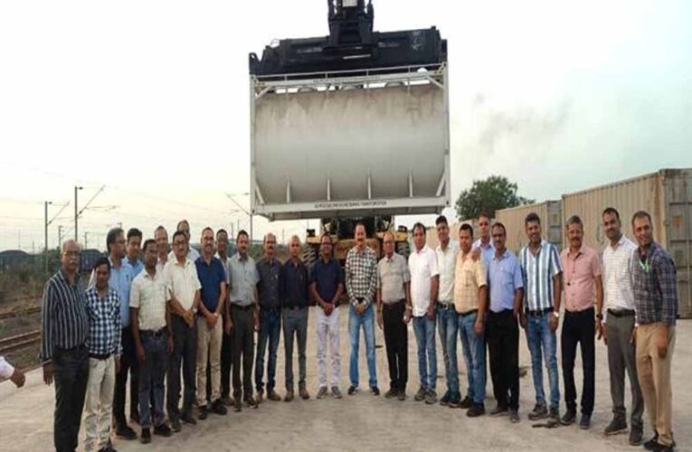 सिंगाजी ताप विद्युत गृह में आधुनिक रेलवे प्लेटफॉर्म का शुभारंभ