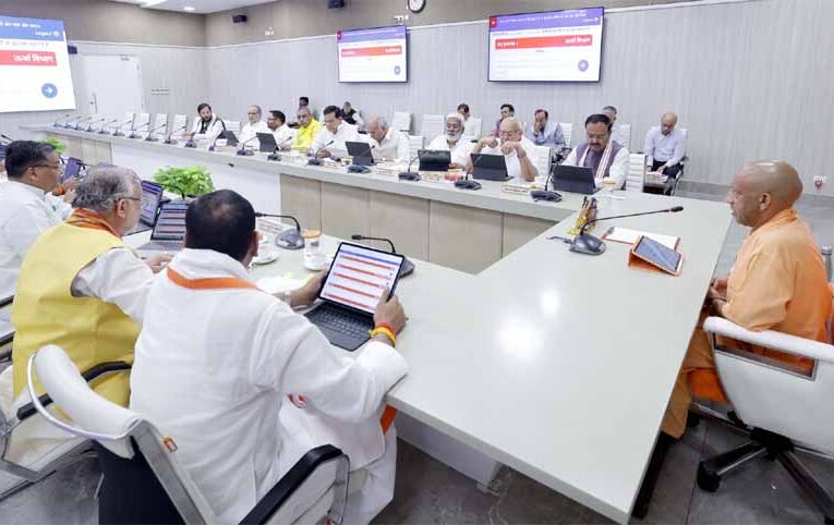 मदरसा बोर्ड के मेधावियों को योगी सरकार करेगी सम्मानित, टॉप-3 छात्रों को मिलेगा टैबलेट