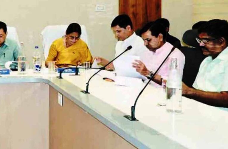 विकास कार्यों में देरी बर्दाश्त नहीं, उद्योग मंत्री देवांगन ने अधिकारियों को दिए सख्त निर्देश