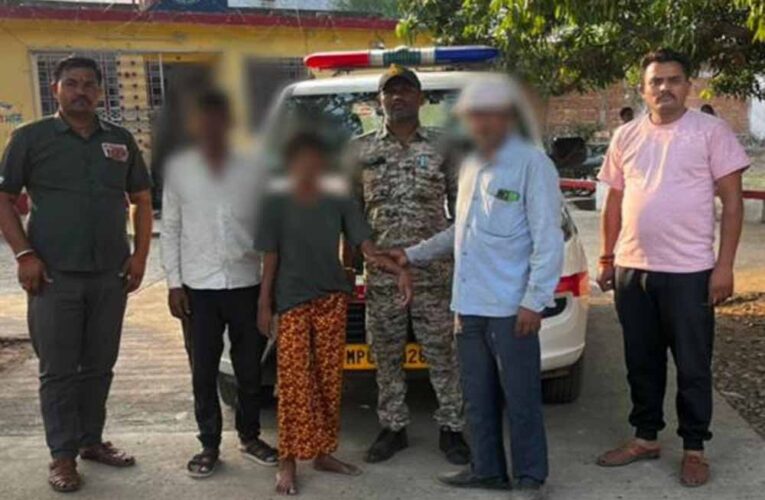 छतरपुर के डायल-112 हीरोज रास्ता भटकी मानसिक रूप से अस्वस्थ 13 वर्षीय बालिका को सुरक्षित परिजनों से मिलाया
