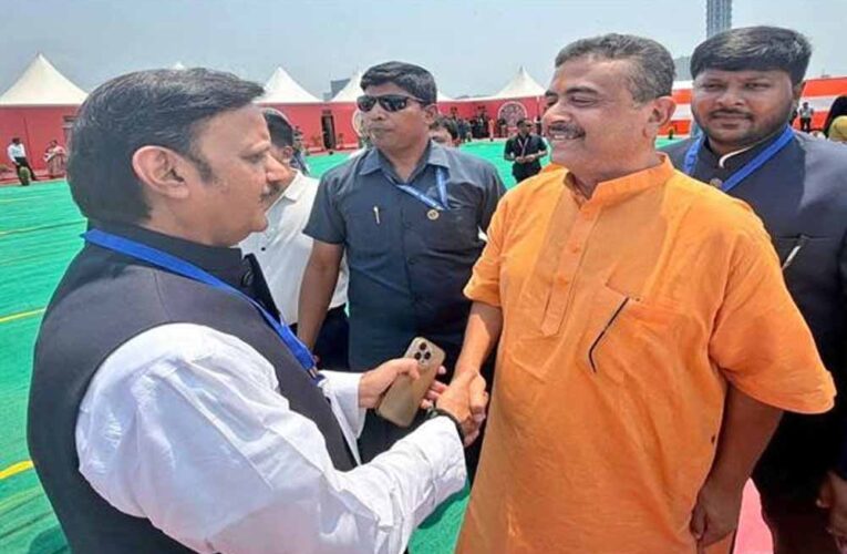 प मुख्यमंत्री  शुक्ल ने पश्चिम बंगाल के नवनिर्वाचित मुख्यमंत्री  सुवेंदु अधिकारी को दी बधाई