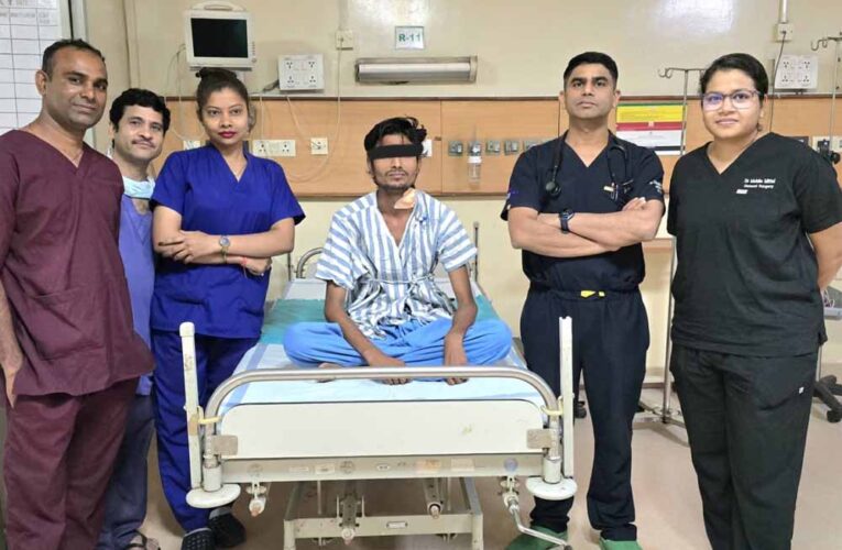 10 साल से खाँसी में खून की समस्या झेल रहे युवक को अम्बेडकर अस्पताल में मिली नई जिंदगी