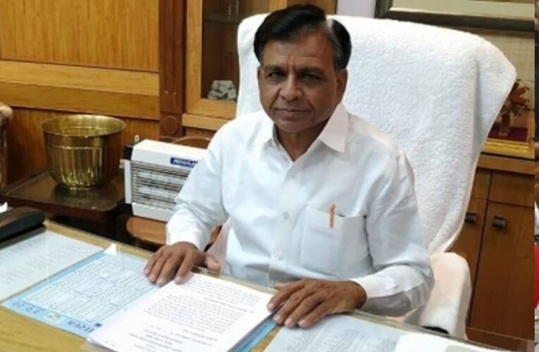 कलेक्टर्स आबकारी नीति का कड़ाई से कराएं पालन: उप मुख्यमंत्री देवड़ा