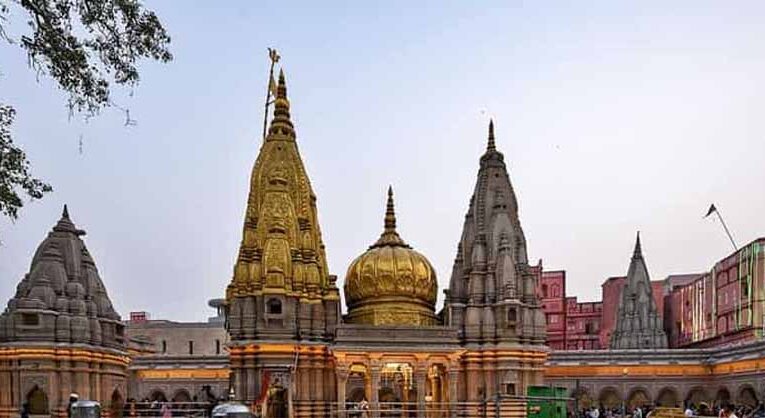 योगी सरकार में बढ़ी आस्था की रौनक, काशी विश्वनाथ मंदिर में रिकॉर्ड तोड़ श्रद्धालुओं ने किए दर्शन