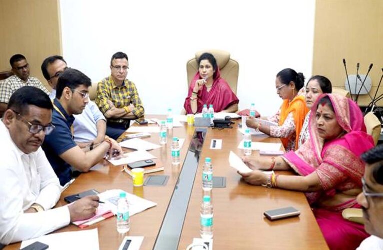 ज्यमंत्रीकृष्णा गौर ने की अयोध्या बायपास पर सड़क निर्माण और जल निकासी व्यवस्था की समीक्षा, जलभराव रोकने दिए सख्त निर्देश