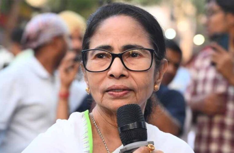 ममता बनर्जी का दांव पड़ा उल्टा, राज्यपाल ने भंग की बंगाल विधानसभा