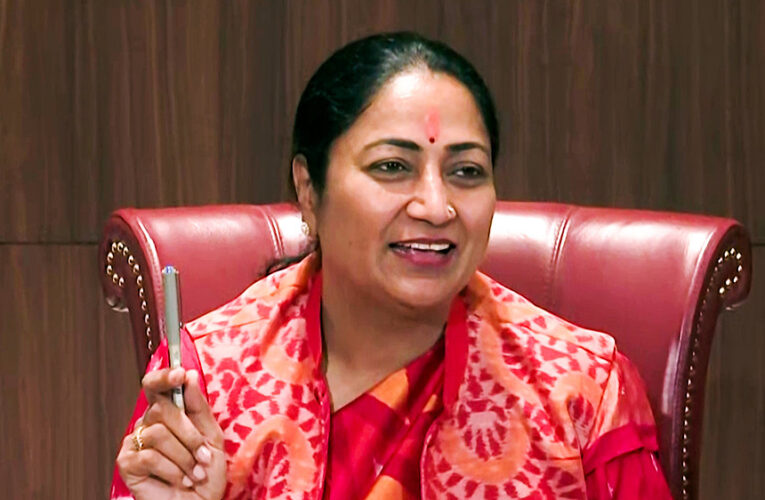 पीएम की अपील पर रेखा सरकार का बड़ा फैसला: स्कूल-कॉलेज ऑनलाइन, WFH और मंडे होगा ‘मेट्रो डे’