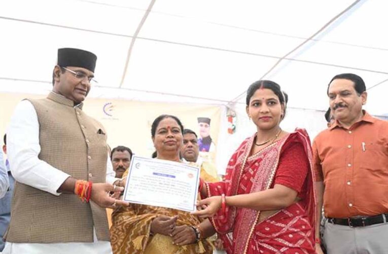 सहकारिता मंत्री  सारंग ने चांदबड़ में किया “संपर्क अभियान 2026” का शुभारंभ