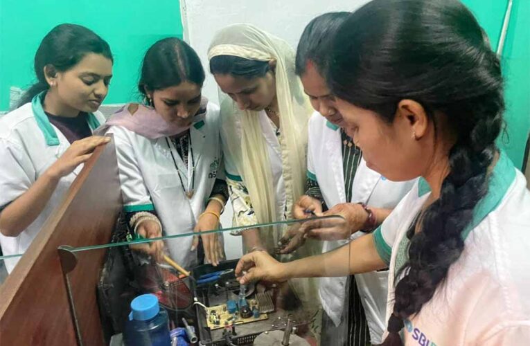 पुरूषों के वर्चस्व वाले एक और क्षेत्र में पैर जमाने महिलाएं तैयार