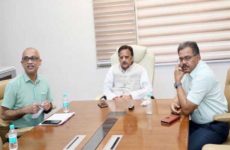 स्वास्थ्य सेवाओं की गुणवत्ता, पारदर्शिता, जवाबदेही एवं सेवा प्रदायगी की दक्षता को करें मजबूत: उप मुख्यमंत्री शुक्ल