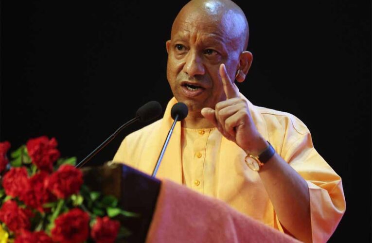 नमाज पढ़नी है तो शिफ्ट में पढ़िए,  लेकिन सड़क पर नहीं: मुख्यमंत्री