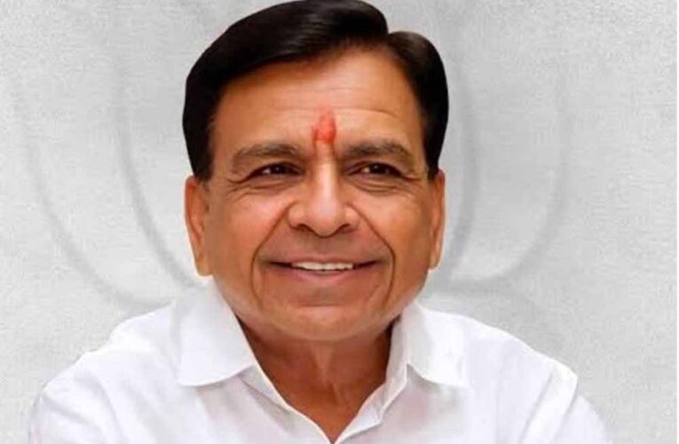 उप मुख्यमंत्री  देवड़ा ने त्यागी पायलट और फॉलो वाहन सुविधा