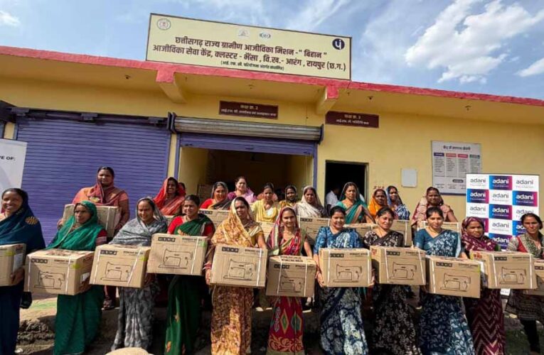 मुख्यमंत्री  विष्णु देव साय की घोषणा का त्वरित असर: कोसरंगी की दीदियों को मिली 50 निःशुल्क सिलाई मशीनें