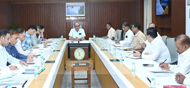 सिंचाई परियोजनाओं में लाएं तेजी, भू-अर्जन और क्लीयरेंस के कार्य शीघ्र करें पूरा- मुख्य सचिव