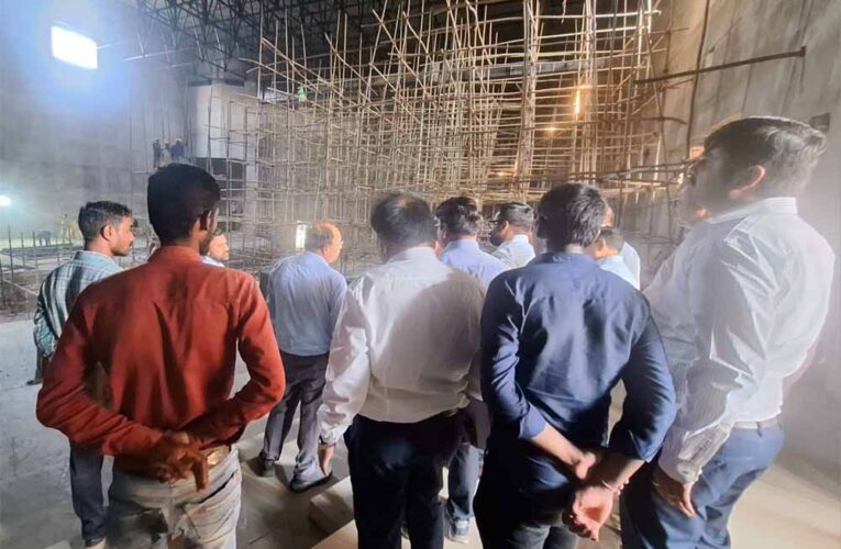 ‘सड़क खंडों के समग्र विकास की कार्ययोजना बनाकर करें काम, भविष्य की जरुरतों के अनुरूप एक साथ स्वीकृत कराएं फ्लाई-ओवर्स’