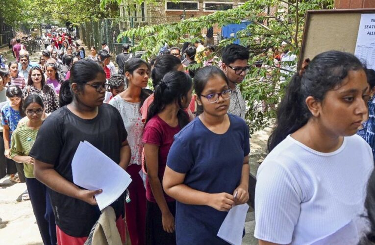 NEET पेपर पर सिक्योरिटी लॉकडाउन! CISF, CRPF और एयरफोर्स की निगरानी में 551 शहरों तक पहुंचेगा प्रश्नपत्र