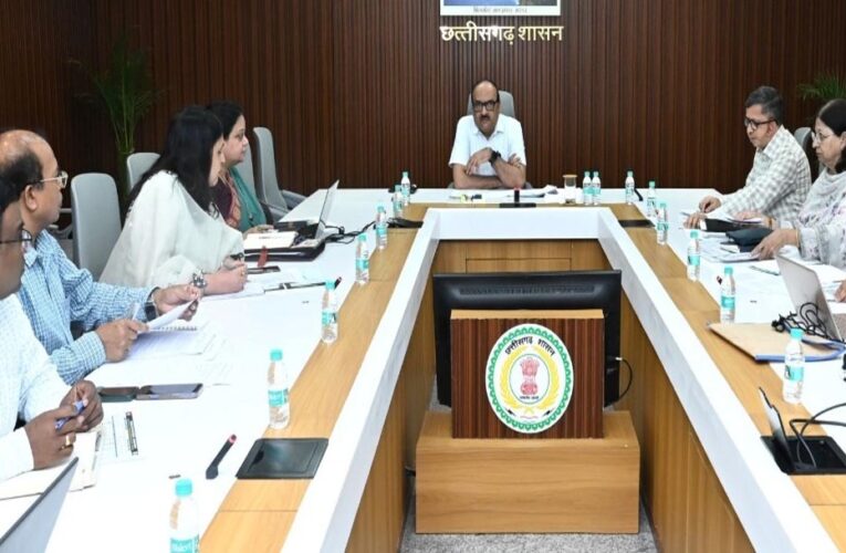 मुख्य सचिव ने टीबी मुक्त छत्तीसगढ, राष्ट्रीय स्वास्थ्य बाल स्वास्थ्य कार्यक्रम और सुरक्षित मातृत्व अभियान के कार्यों की समीक्षा की