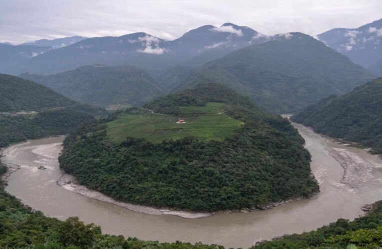 भारत की चिंता बढ़ाने वाली चीन की नई चाल! बॉर्डर से 50KM दूर ब्रह्मपुत्र पर बना रहा दुनिया का सबसे बड़ा बांध