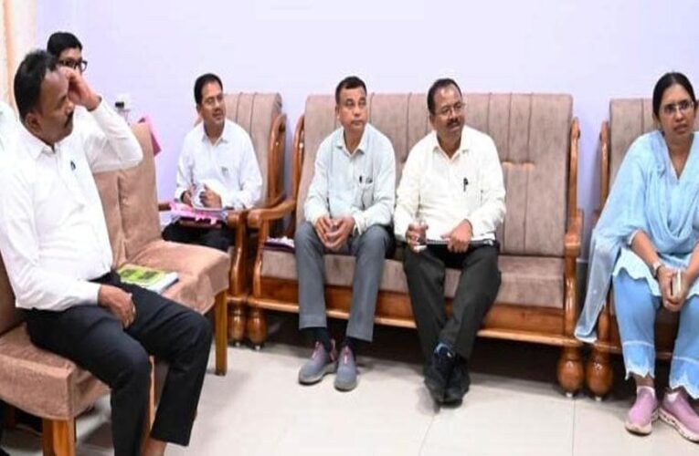 लोक निर्माण विभाग के सचिव ने निर्माणाधीन एवं प्रस्तावित कार्यों की समीक्षा की