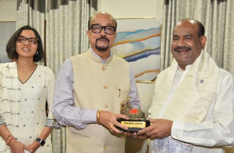 राज्यपाल रमेन डेका ने किया लोकसभा अध्यक्ष बिड़ला का आत्मीय स्वागत