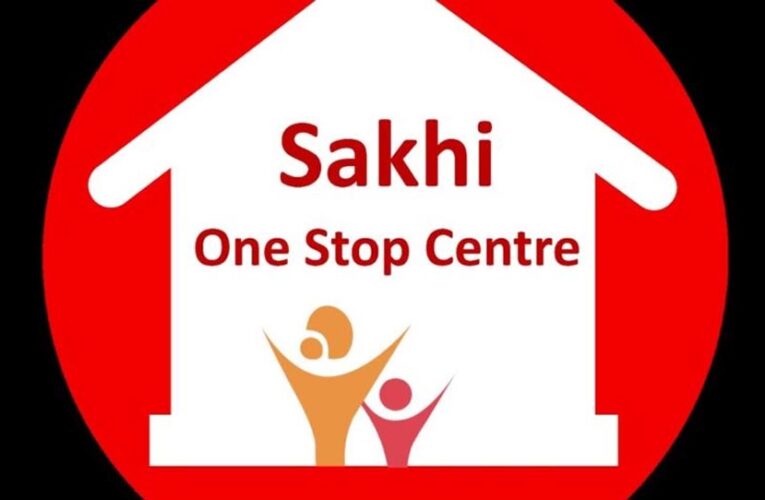 10 साल बाद फिर जुड़ा बिखरा परिवार, सखी की पहल से बेटियों को मिला माता-पिता का साथ