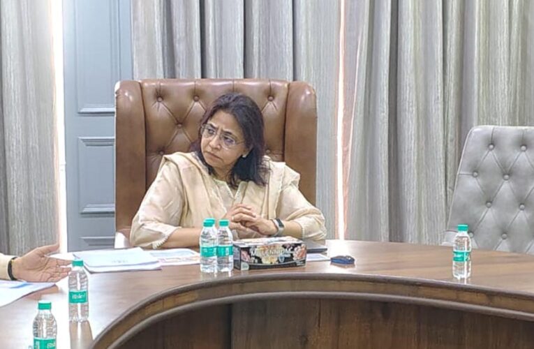 अपर मुख्य सचिव ऋचा शर्मा ने पंचायत एवं ग्रामीण विकास विभाग के कार्यों की समीक्षा की