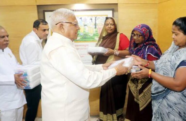 महिलाएं अपने स्वास्थ्य के प्रति रहें सजग : राज्यपाल पटेल