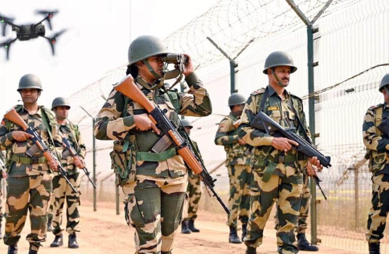मालदा बॉर्डर पर हाई वोल्टेज ड्रामा! घुसपैठियों को रोकने पहुंची BSF का 7000 लोगों ने घेरा रास्ता