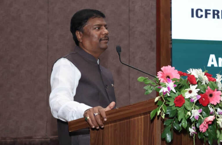 रायपुर ; टिश्यू कल्चर तकनीक से किसानों को मिलेगा अधिक लाभ : वन मंत्री केदार कश्यप