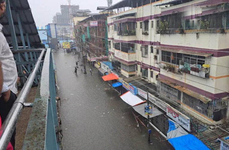 मुंबई में मानसून का कहर, सड़कों और रेलवे ट्रैक पर भरा पानी; अंधेरी सबवे बंद