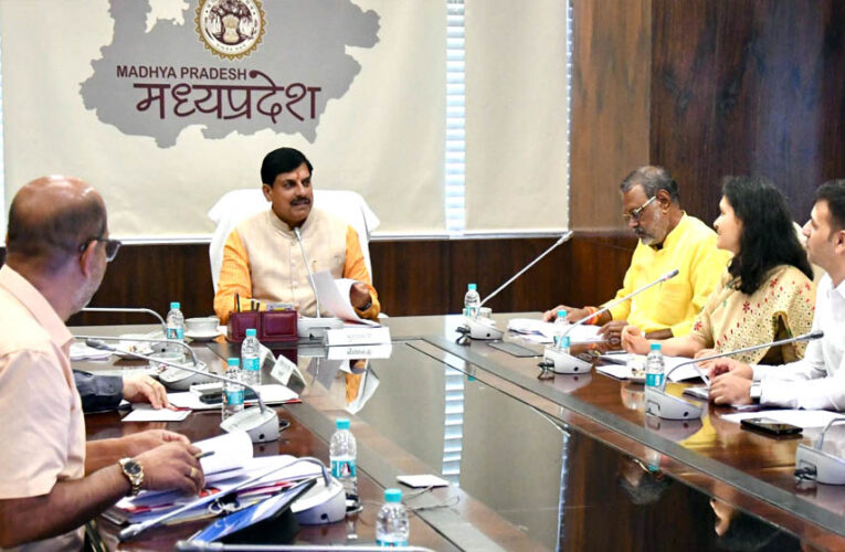 बुजुर्गों और असहाय लोगों का आदर करना हमारा धर्म : मुख्यमंत्री डॉ. यादव