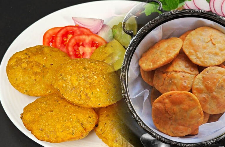 सादी पूड़ी छोड़िए, इस बार बनाएं हलवाई स्टाइल खस्ता आलू-प्याज की पूड़ी, हर कोई करेगा तारीफ
