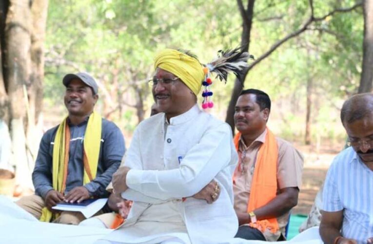 सुशासन तिहार के तहत मुख्यमंत्री विष्णु देव साय पहुँचे अबूझमाड़ के गारपा, जन चौपाल में ग्रामीणों से किया सीधा संवाद