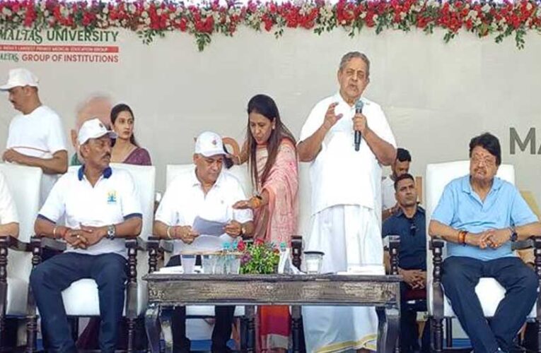 35 हजार से अधिक छात्रों, प्राध्यापकों ने सामूहिक योग कर बनाया विश्व रिकॉर्ड