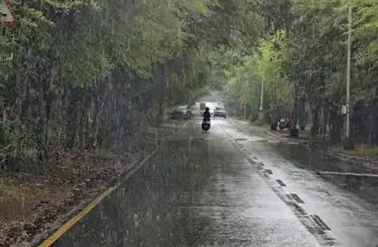 MP Weather: भोपाल-सीहोर समेत कई इलाकों में बारिश, 50 जिलों में अलर्ट; खरगोन में आकाशीय बिजली से 2 की मौत
