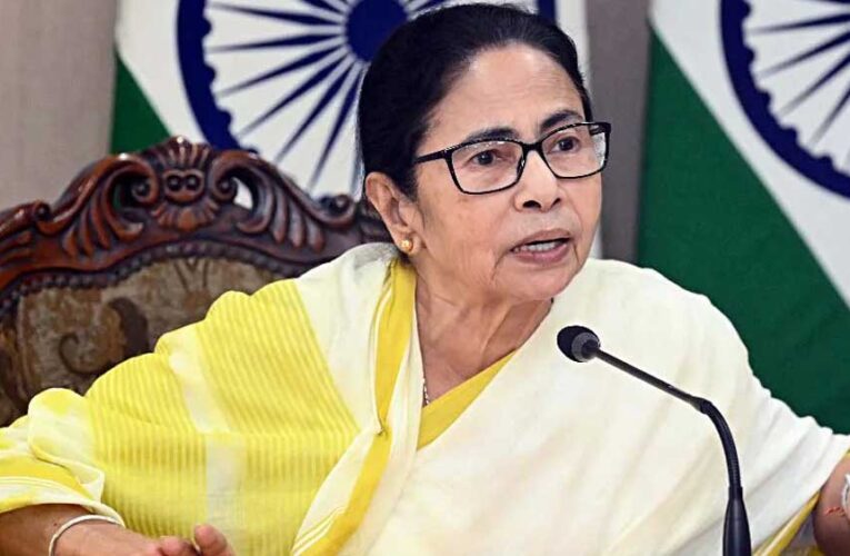 सिलीगुड़ी में ममता बनर्जी के खिलाफ FIR दर्ज, भड़काऊ भाषण देने का आरोप