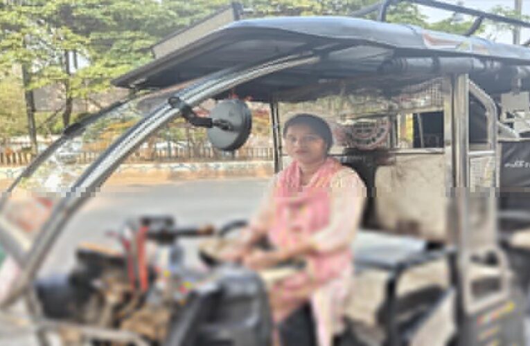पंजीकृत महिला निर्माण श्रमिकों के लिए दीदी ई-रिक्शा सहायता योजना