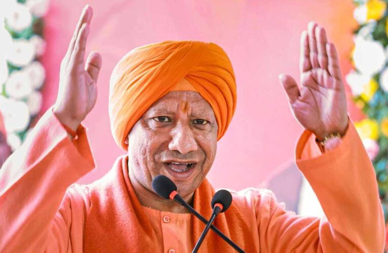 योगी आदित्यनाथ का बड़ा बयान: “भारत कोई धर्मशाला नहीं, संस्कारों का सम्मान जरूरी”