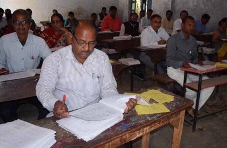 कॉपी में छात्रा की गुहार पढ़कर चौंके परीक्षक, नंबर बढ़ाने की लगाई भावुक अपील